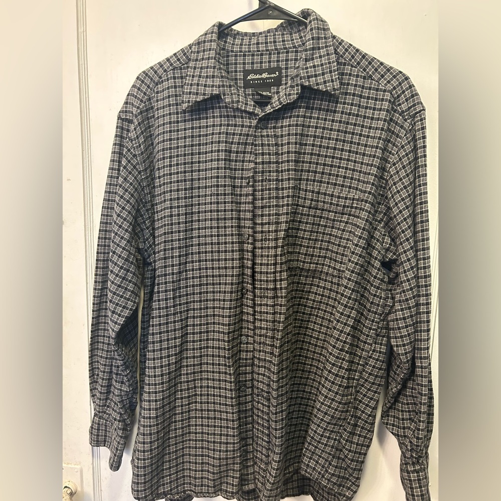Eddie Bauer men’s L black and gray flannel
